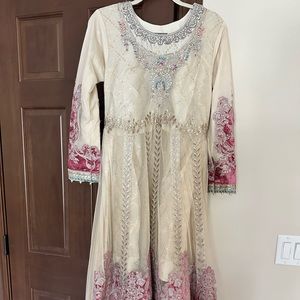 NWT Maria B embroidered 3 piece outfit